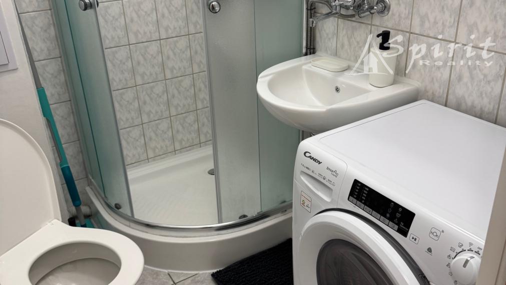 Prenájom: šikovná garsónka na Pražskej u. - Staré Mesto