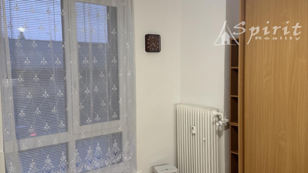 Prenájom: šikovná garsónka na Pražskej u. - Staré Mesto