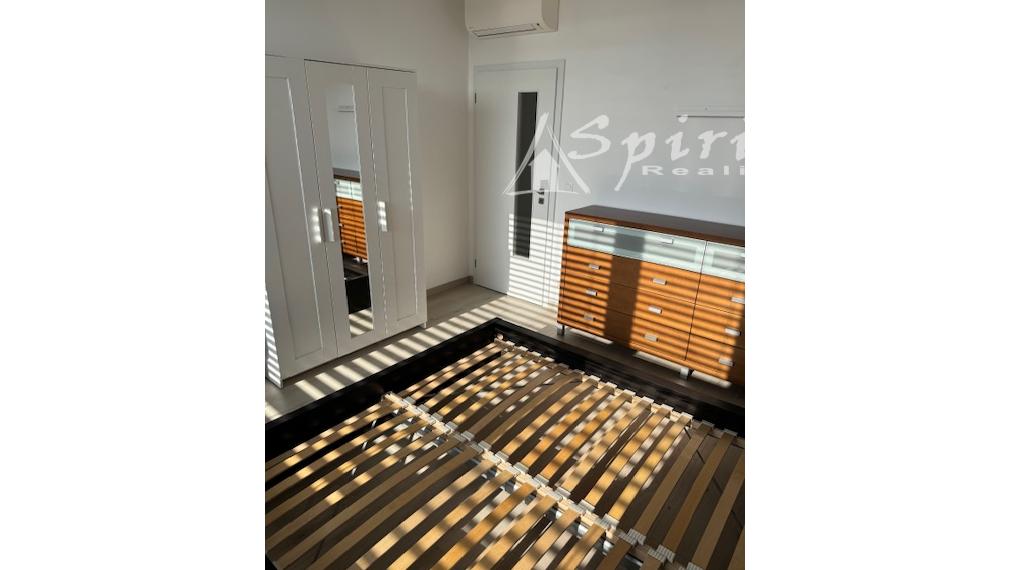 Priestranný 4-izbový byt s veľkou terasou, klimatizáciou a 2 parkovacími miestami – Slnečnice, Petržalka