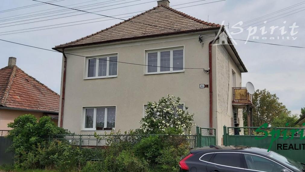 Ponúkame na predaj kvalitne postavený rod.dom v obci Močenok