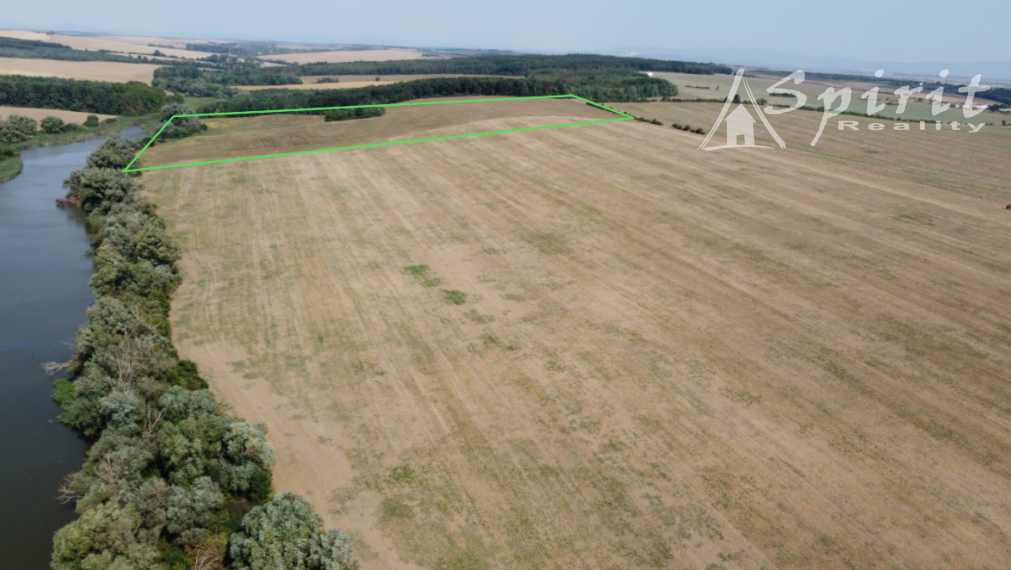 NA PREDAJ INVESTIČNÝ POZEMOK - orná pôda - schválený územný plán