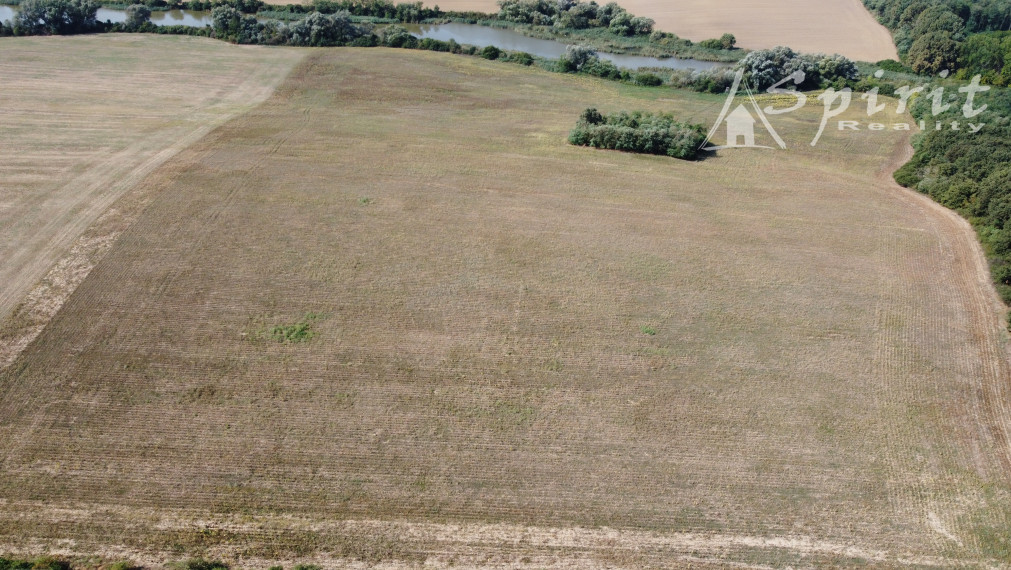 NA PREDAJ - INVESTIČNÝ POZEMOK - orná pôda