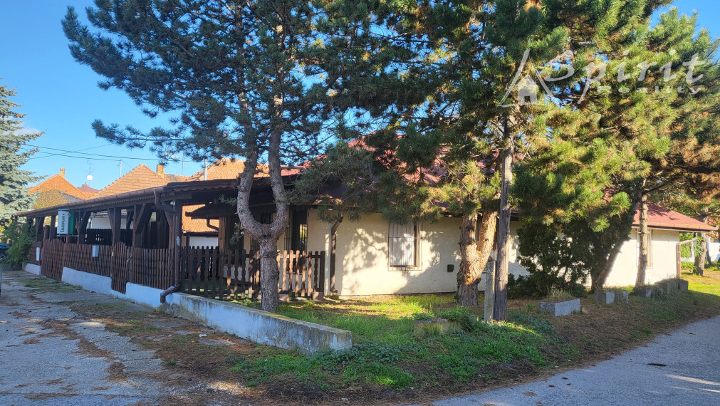 Ponúkame na PREDAJ rodinný dom v centre obce Veľké Úľany