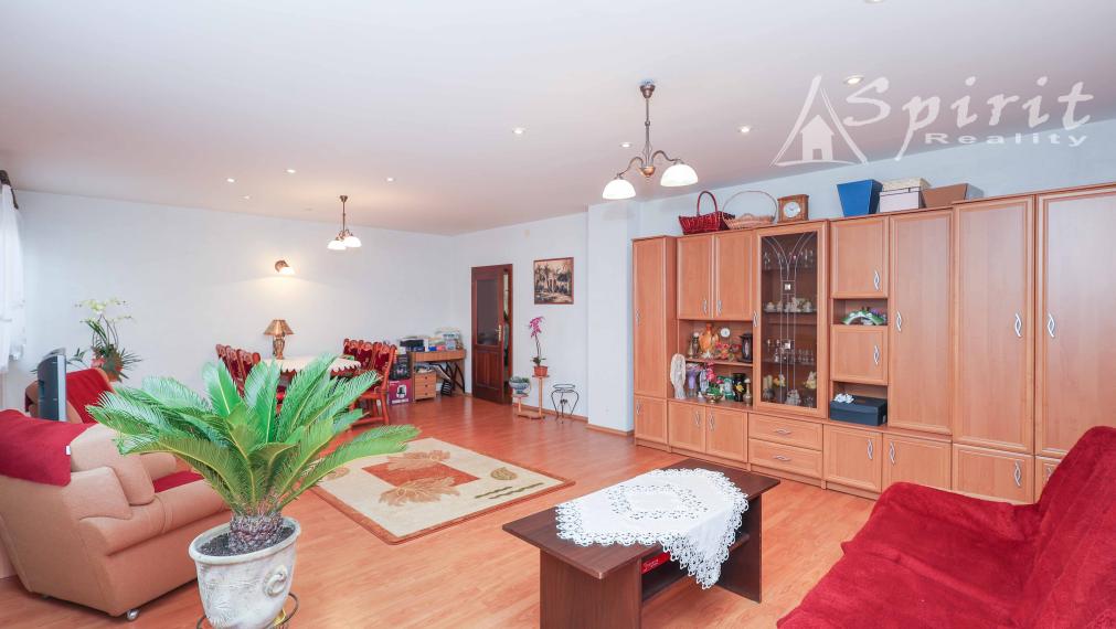 Výnimočná ponuka - 7izb. priestranný RD s 2gáražou na 36á pozemku