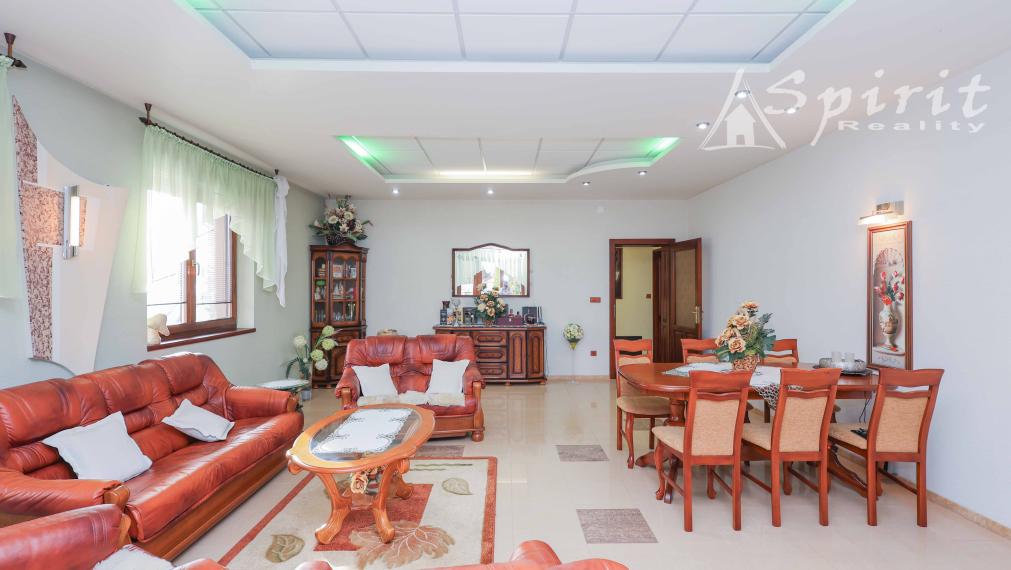 Výnimočná ponuka - 7izb. priestranný RD s 2gáražou na 36á pozemku