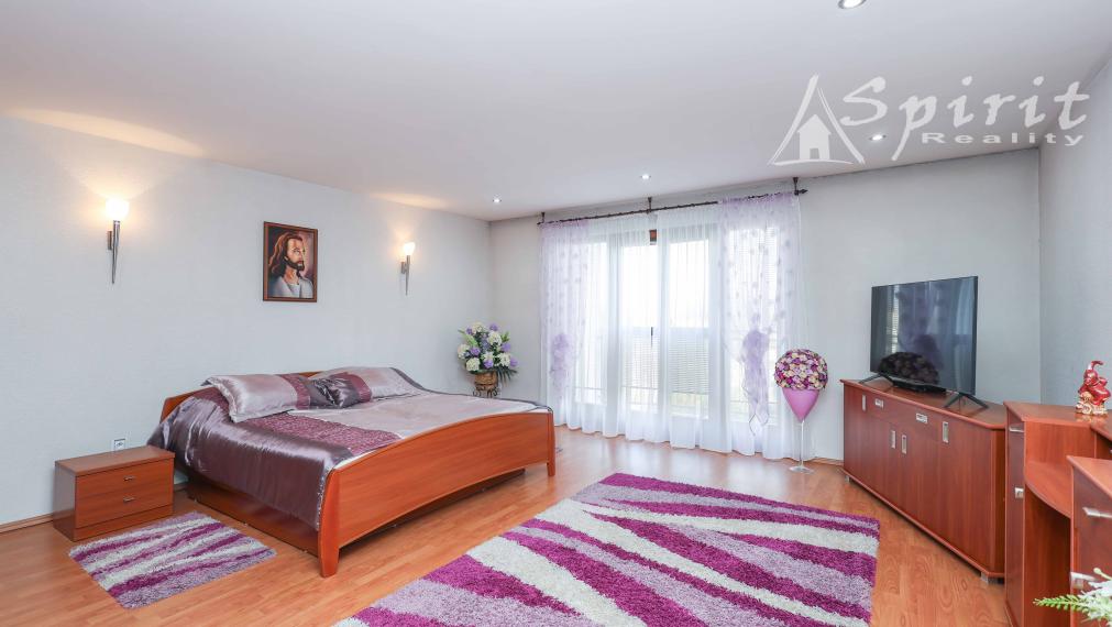 Výnimočná ponuka - 7izb. priestranný RD s 2gáražou na 36á pozemku