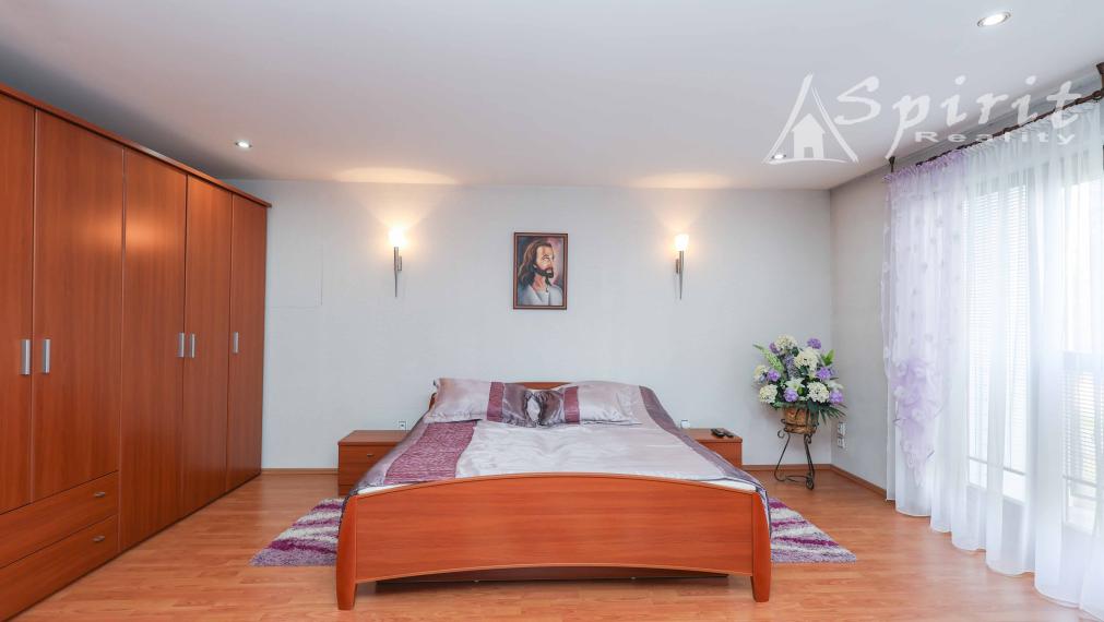 Výnimočná ponuka - 7izb. priestranný RD s 2gáražou na 36á pozemku