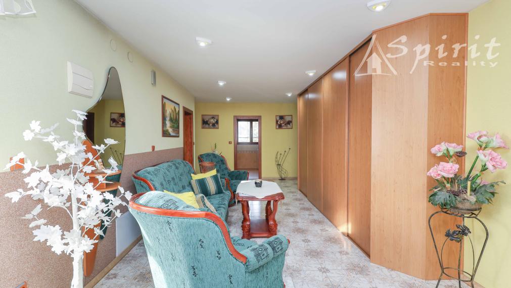 Výnimočná ponuka - 7izb. priestranný RD s 2gáražou na 36á pozemku