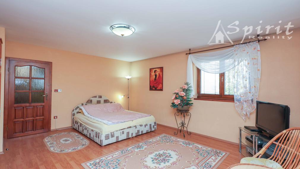 Výnimočná ponuka - 7izb. priestranný RD s 2gáražou na 36á pozemku