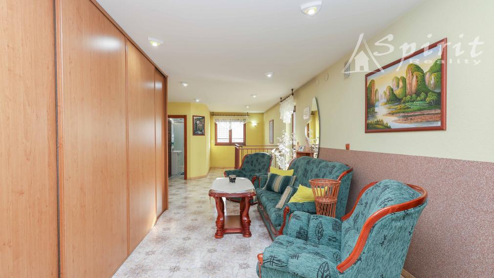 Výnimočná ponuka - 7izb. priestranný RD s 2gáražou na 36á pozemku