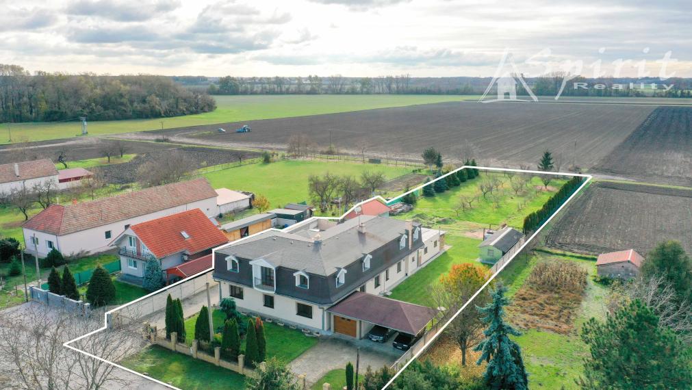 Výnimočná ponuka - 7izb. priestranný RD s 2gáražou na 36á pozemku