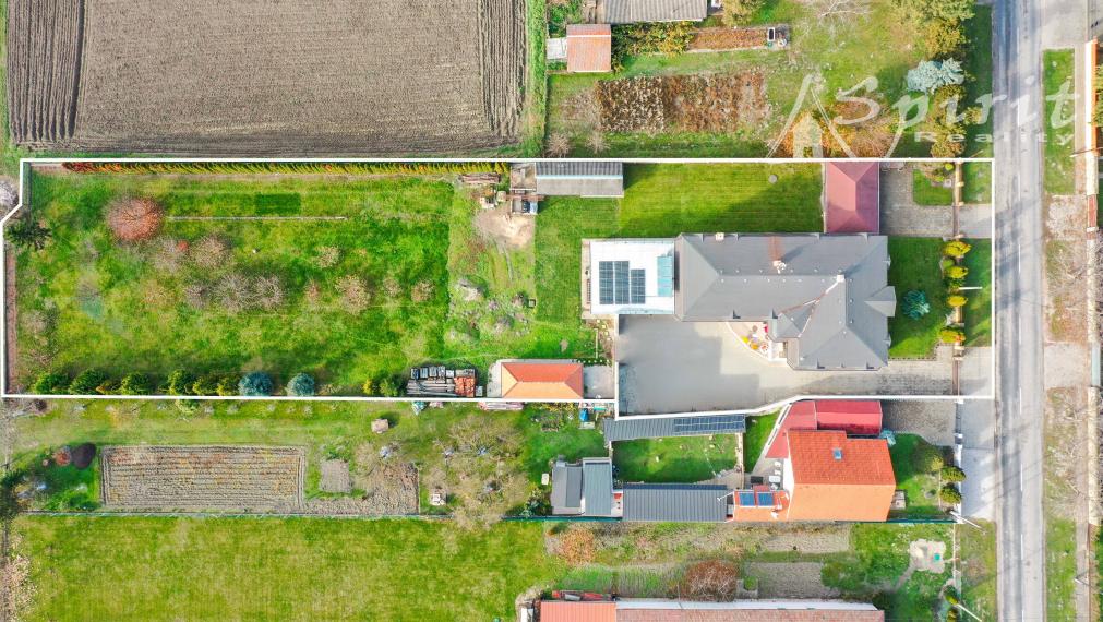 Výnimočná ponuka - 7izb. priestranný RD s 2gáražou na 36á pozemku