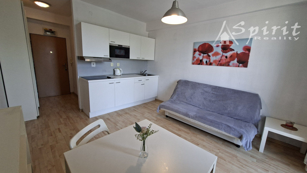 Prenájom zariadenej garsónky na Doležalovej ulici, Bratislava – Ružinov