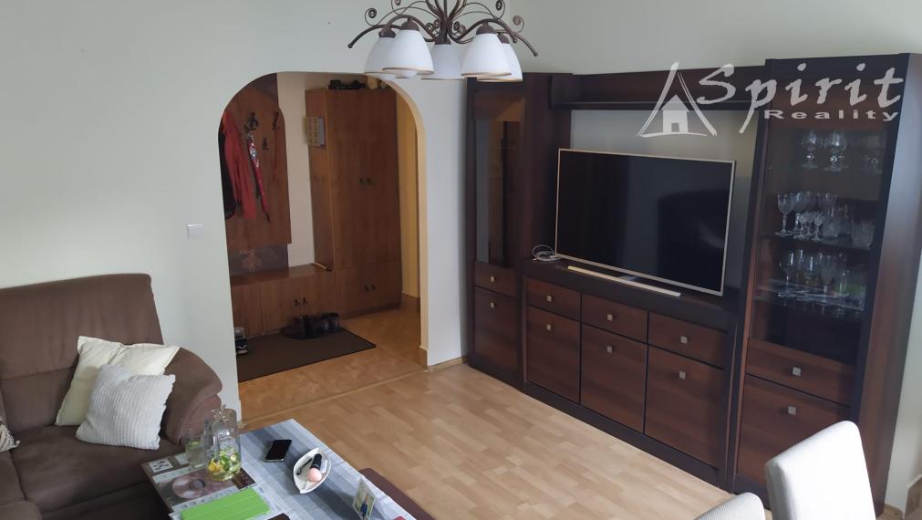 Na prenájom priestranný 3-izbový byt s loggiou – pripravený na okamžité nasťahovanie!