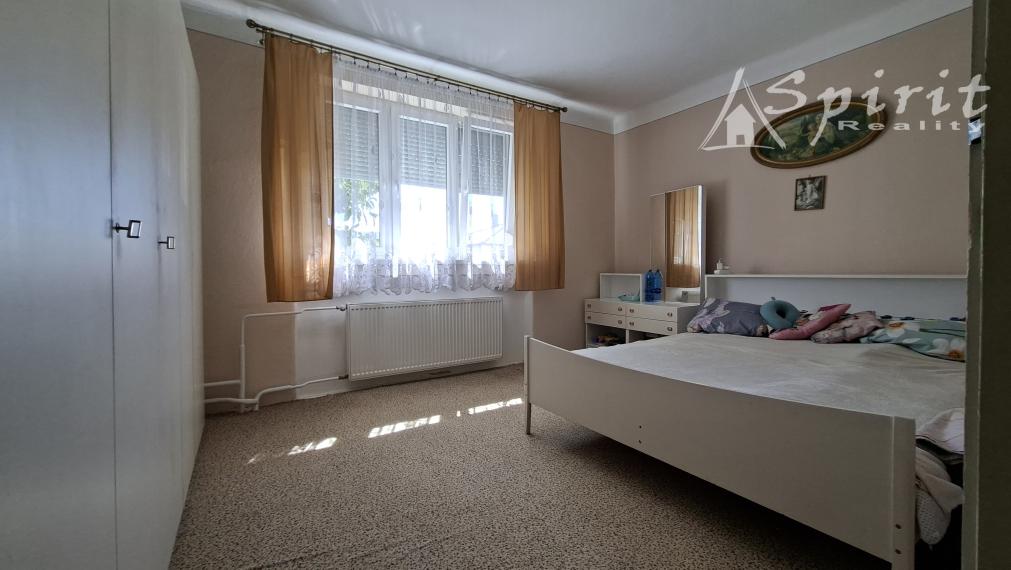 Na predaj priestranný 4-izbový rodinný dom vo Veľkých Úľanoch