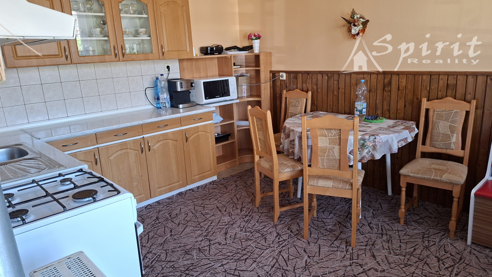 Na predaj priestranný 4-izbový rodinný dom vo Veľkých Úľanoch