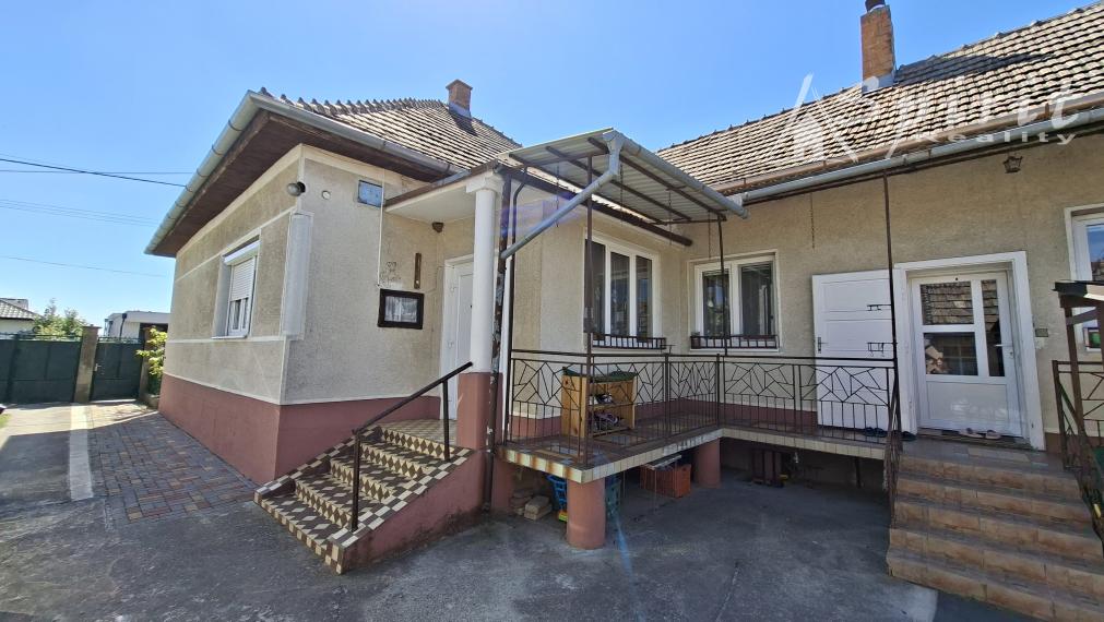 Na predaj priestranný 4-izbový rodinný dom vo Veľkých Úľanoch