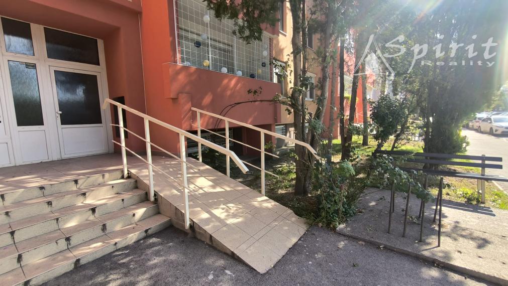 PREDAJ - 2-izbový byt po rekonštrukcii, 66,8 m² – Nové Zámky