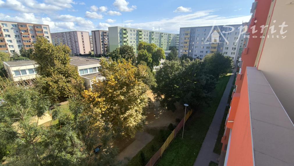 PREDAJ - 2-izbový byt po rekonštrukcii, 66,8 m² – Nové Zámky