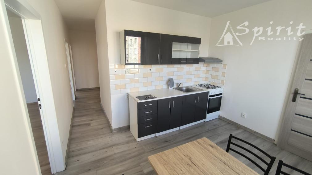 PREDAJ - 2-izbový byt po rekonštrukcii, 66,8 m² – Nové Zámky