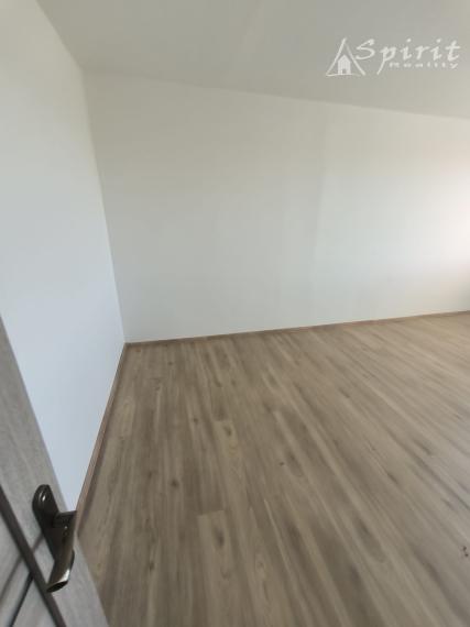 PREDAJ - 2-izbový byt po rekonštrukcii, 66,8 m² – Nové Zámky