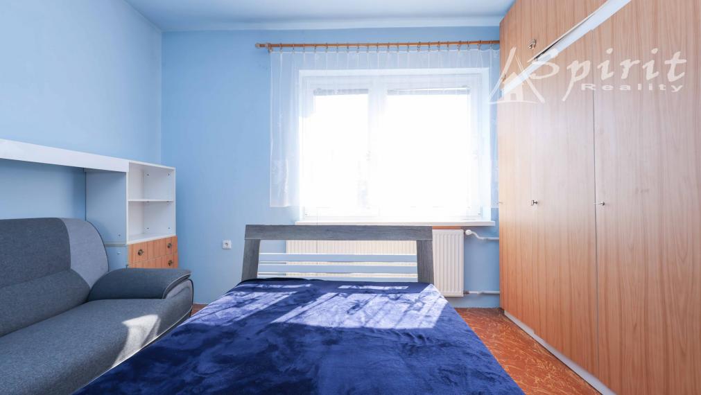 REZERVOVANÝ - Krásny dvojgeneračný dom s upravenou záhradou – ideálne miesto pre rodinu v Jelke