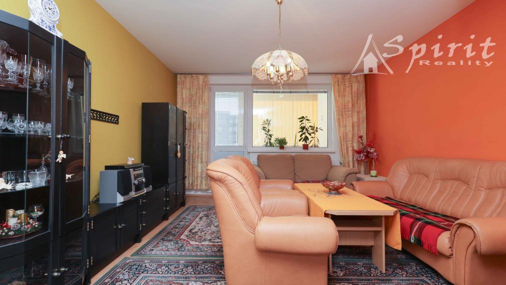 REZERVOVANÝ - Na predaj: priestranný 3-izbový byt s výhľadom do parku – Jégého ulica, Ružinov, BA, s garážovým státim