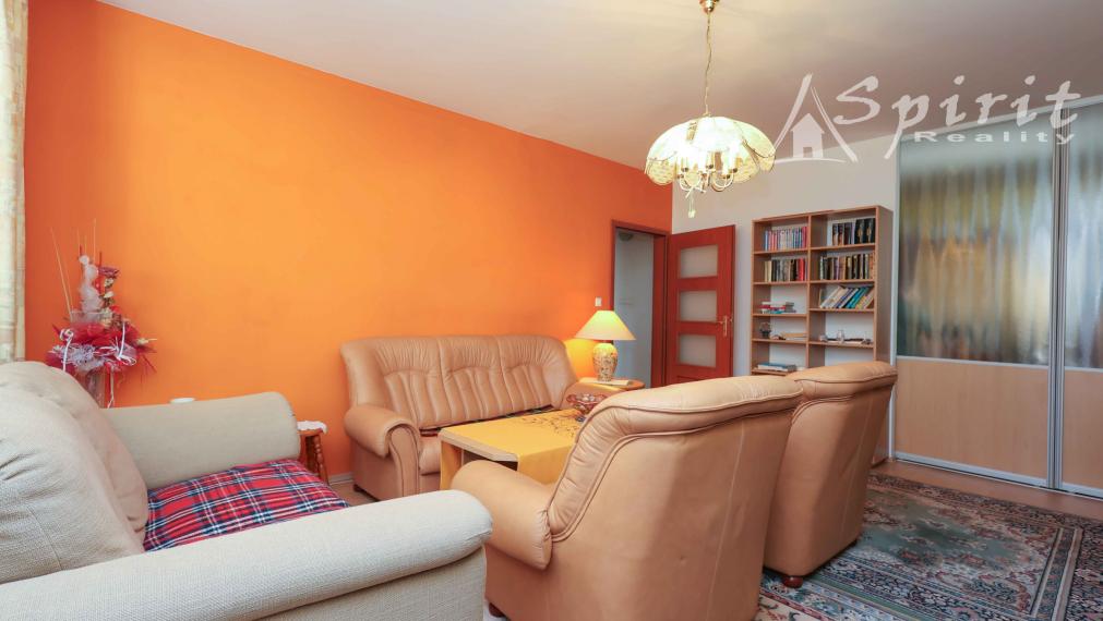 REZERVOVANÝ - Na predaj: priestranný 3-izbový byt s výhľadom do parku – Jégého ulica, Ružinov, BA, s garážovým státim