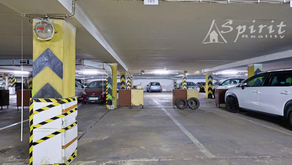 REZERVOVANÝ - Na predaj: priestranný 3-izbový byt s výhľadom do parku – Jégého ulica, Ružinov, BA, s garážovým státim