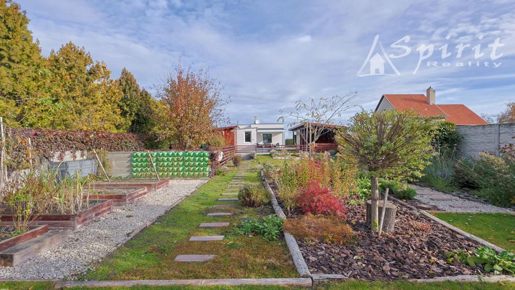 Na predaj: moderný a priestranný 5-izbový rodinný dom s bazénom a krásnou záhradou – Veľké Úľany