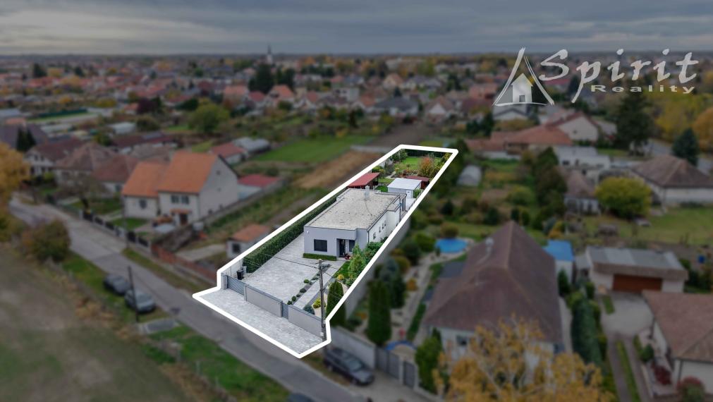 Na predaj: moderný a priestranný 5-izbový rodinný dom s bazénom a krásnou záhradou – Veľké Úľany