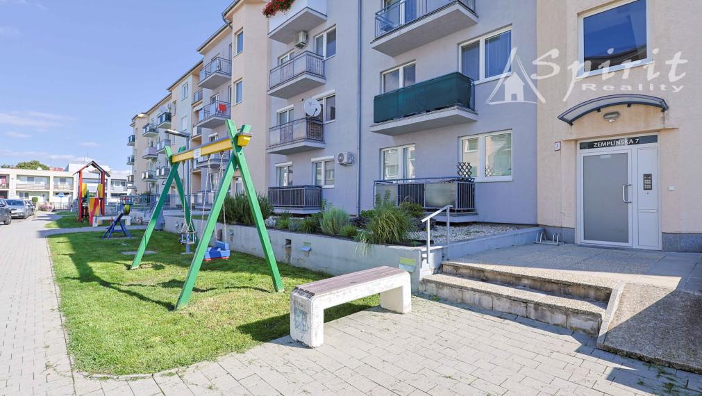 REZERVOVANÝ - Ponúkame na predaj 2 izb. byt v obľúbenej lokalite Senca