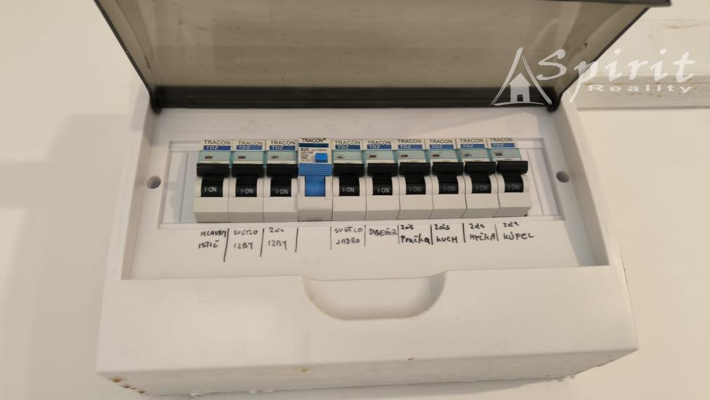 REZERVOVANÝ - PREDAJ šikovného 2izb. bytu v Nových Zámkoch - 67m2 - NOVÁ CENA