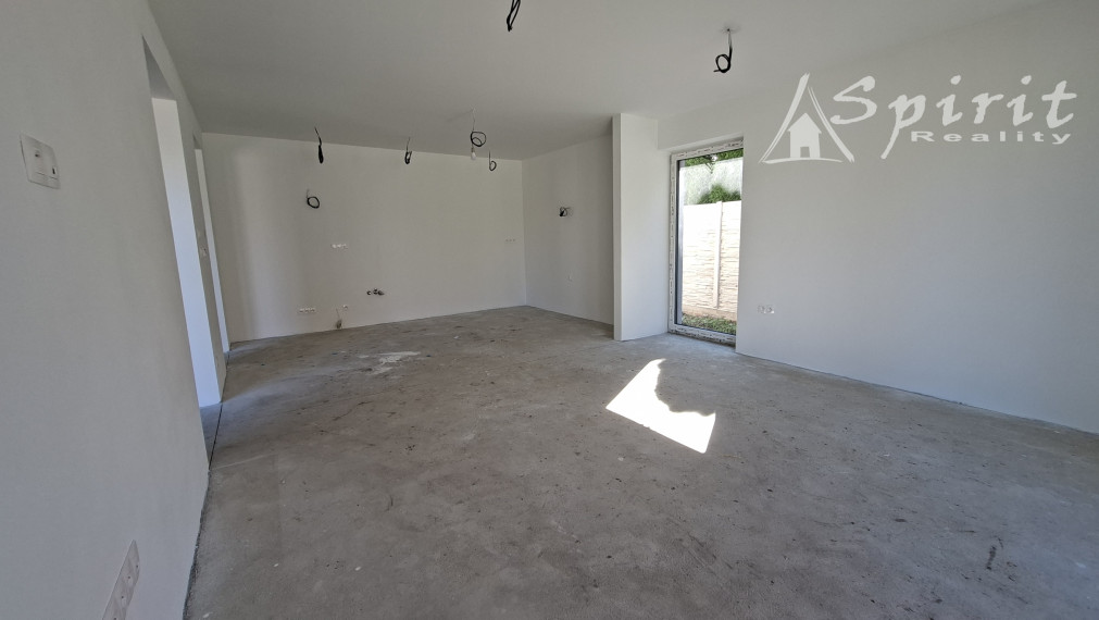 NOVOSTAVBA 3izb.RD v tichej uličke obce Veľké Úľany