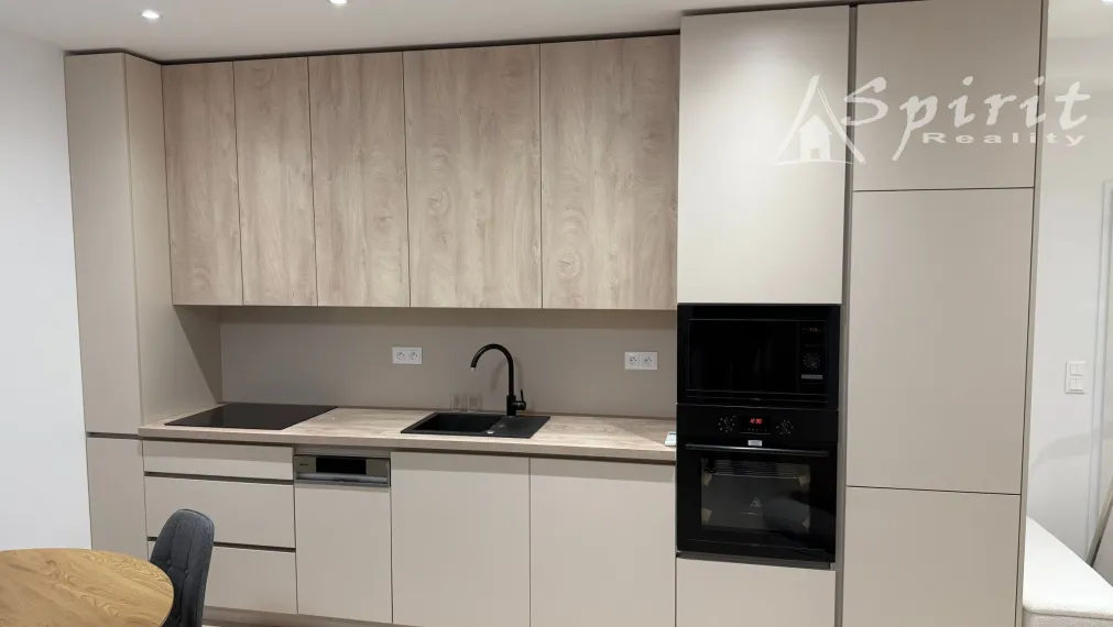 Na prenájom moderne zrekonšturovaný 2 izb. byt Ružinov