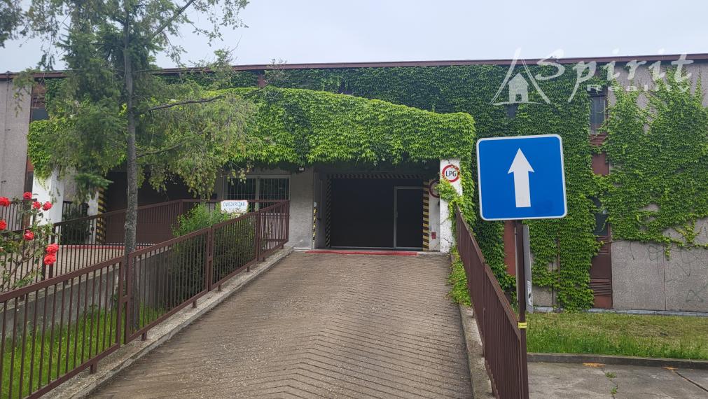 Na prenájom uzamykateľná garáž, uzatvorený areál s 24h.službou
