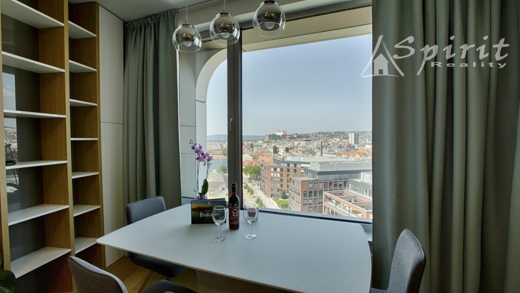 Prenájom luxusného 2izb. bytu v projekte SKY PARK