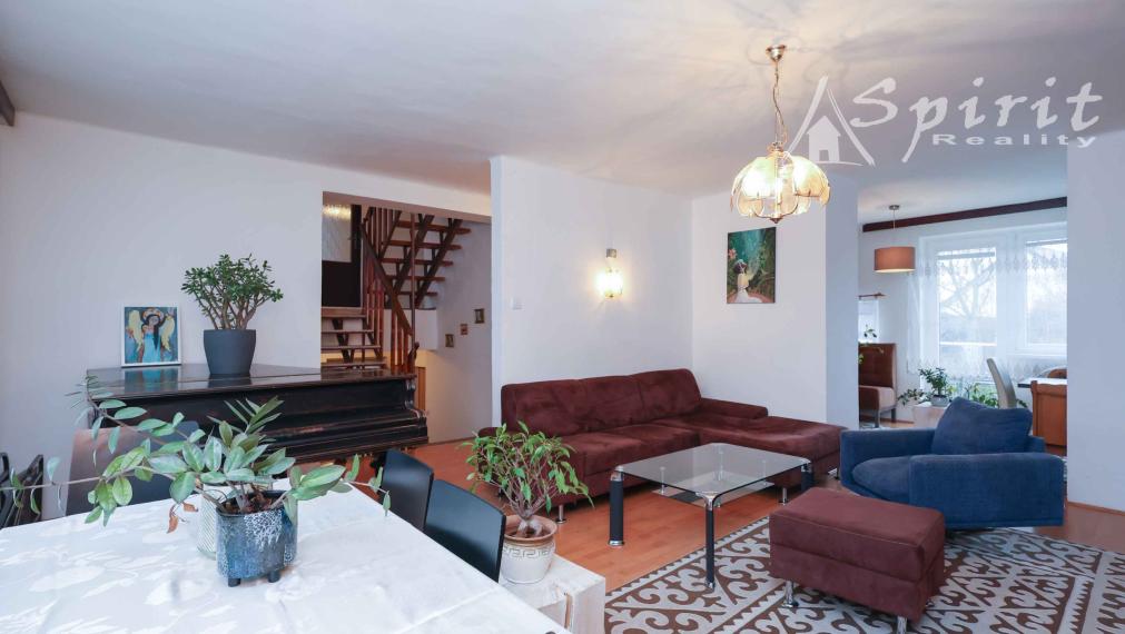 Ideálny rodinný dom s garážou a veľkým priestorom – Veľké Úľany