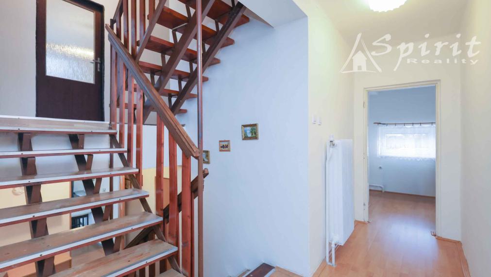 Ideálny rodinný dom s garážou a veľkým priestorom – Veľké Úľany