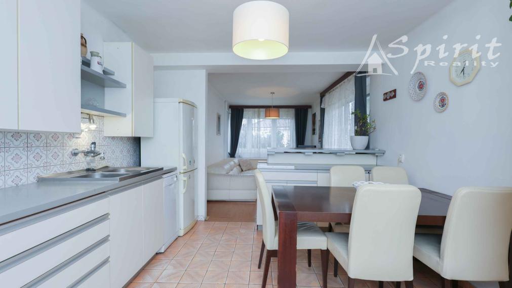 Ideálny rodinný dom s garážou a veľkým priestorom – Veľké Úľany