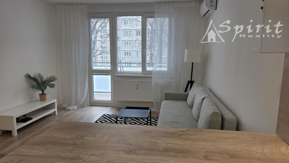 Prenájom 3izb. bytu, práve zrekonštruovaný - pri RETRE