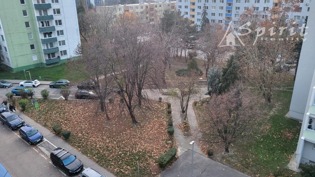 Ponúkame na prenájom 2izb. byt neďaleko OC RETRO