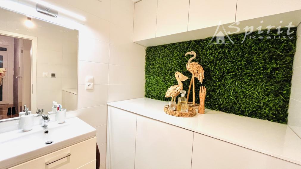 Bývajte ako v dome – 3-izbový byt so záhradou, terasou a parkovaním pre 2 autá