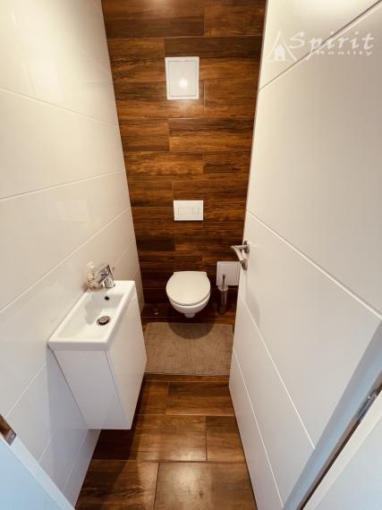 Bývajte ako v dome – 3-izbový byt so záhradou, terasou a parkovaním pre 2 autá