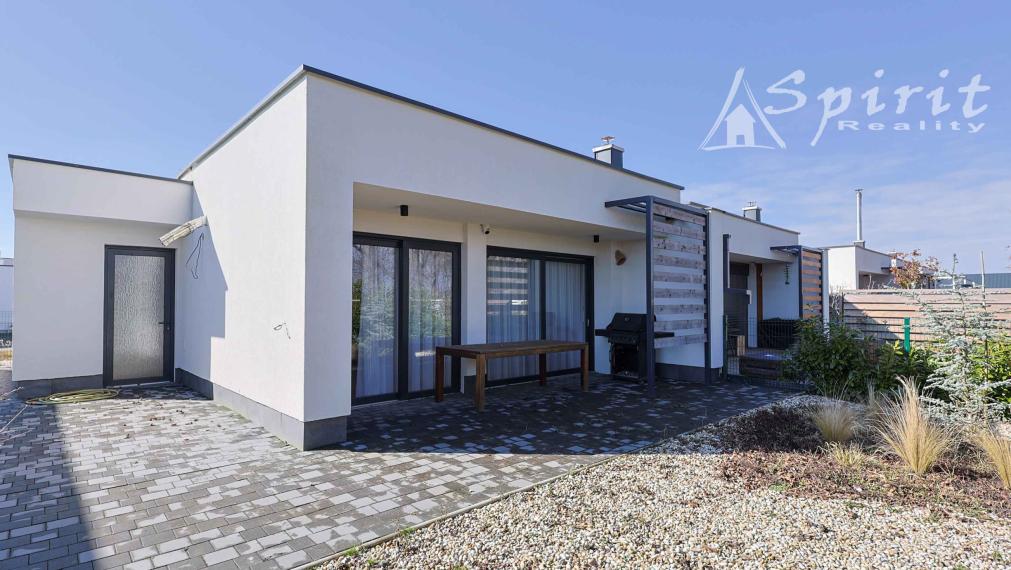 EXKLUZÍVNY 3-IZBOVÝ LUXUSNÝ RD PRI Penati Golf Resort – CELOROČNÉ BÝVANIE AJ INVESTIČNÁ PRÍLEŽITOSŤ