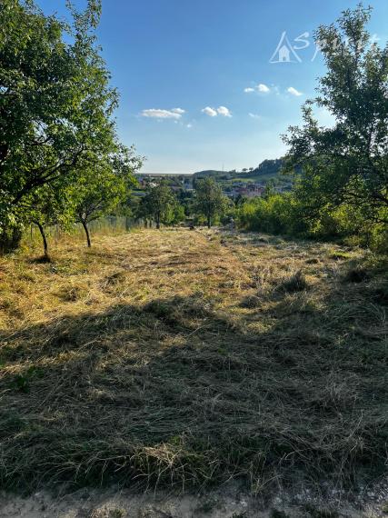 Priestranný stavebný pozemok 2201 m² – ideálny na dom aj veľkú záhradu