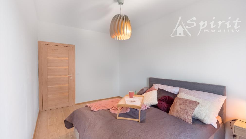 Moderný 3-izbový byt s klimatizáciou v obľúbených Slnečniciach – Viladomy