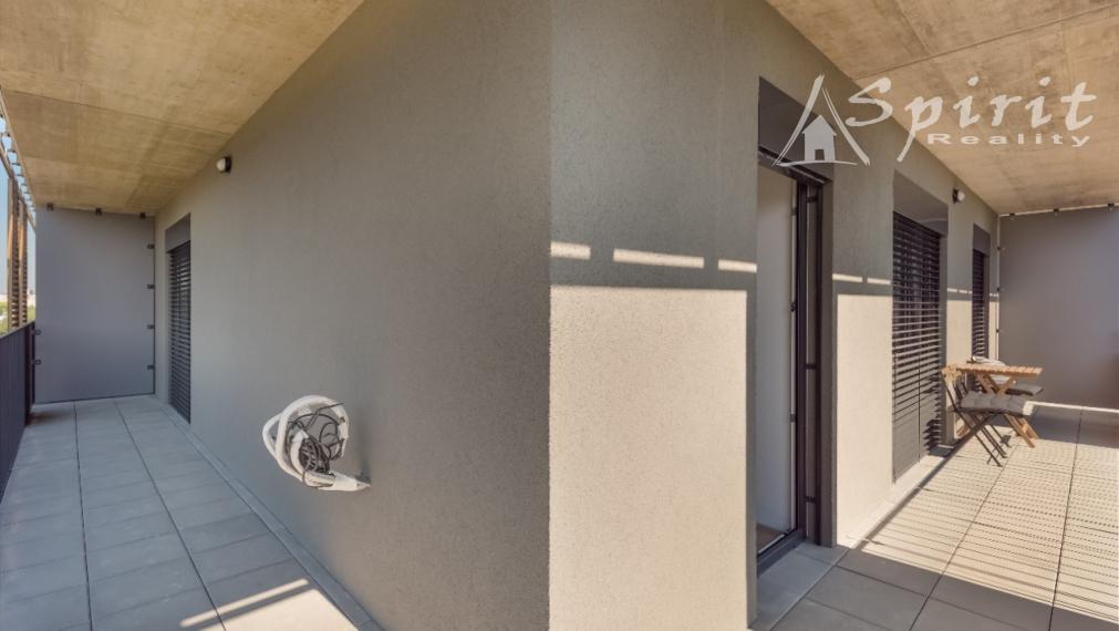 Moderný 3-izbový byt s klimatizáciou v obľúbených Slnečniciach – Viladomy