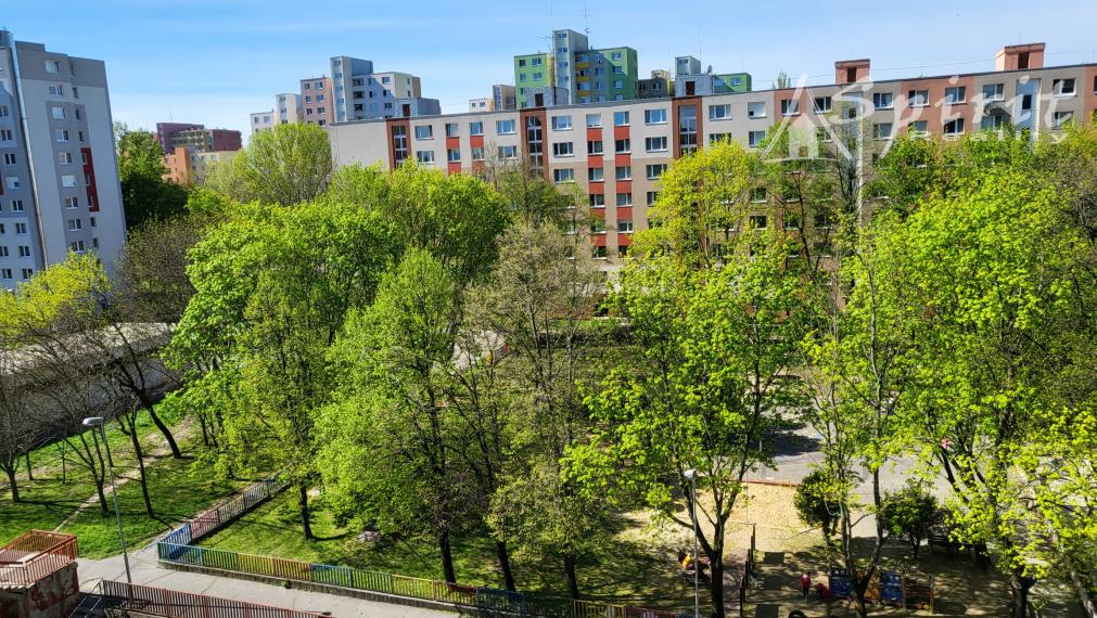 Na prenájom praktická garsónka oproti Ekonomickej Univerzite