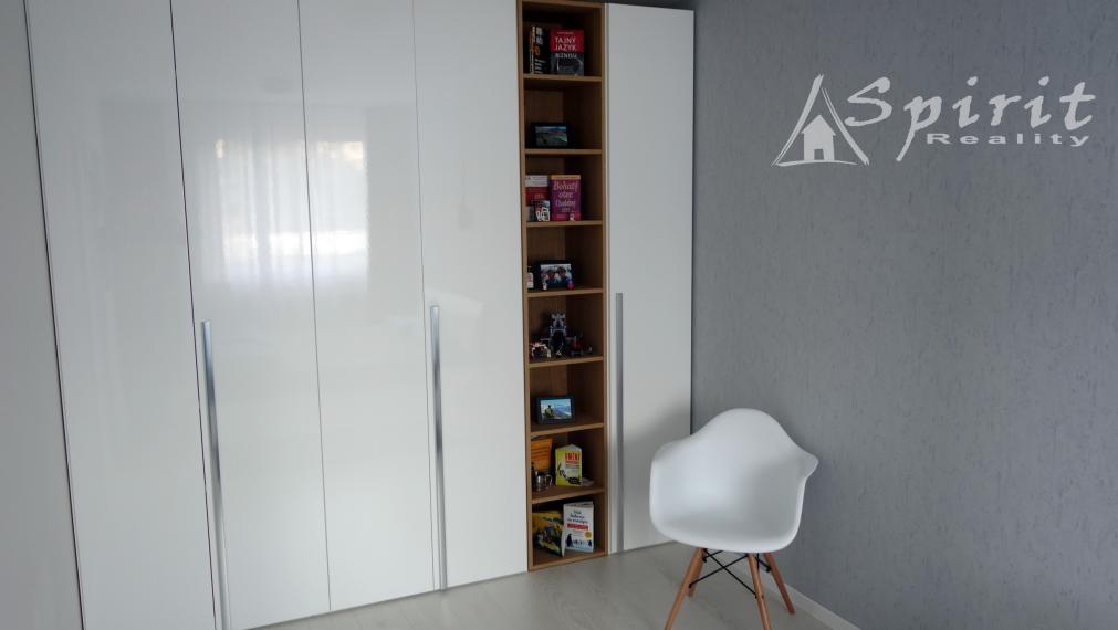 Krásne zariadený 2-izbový byt s klimatizáciou, parkovaním a výhladom na Kamzík.